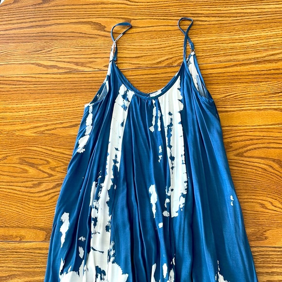 Beautiful Blue Tie Dye Beach Dress - Picture 5 of 9
